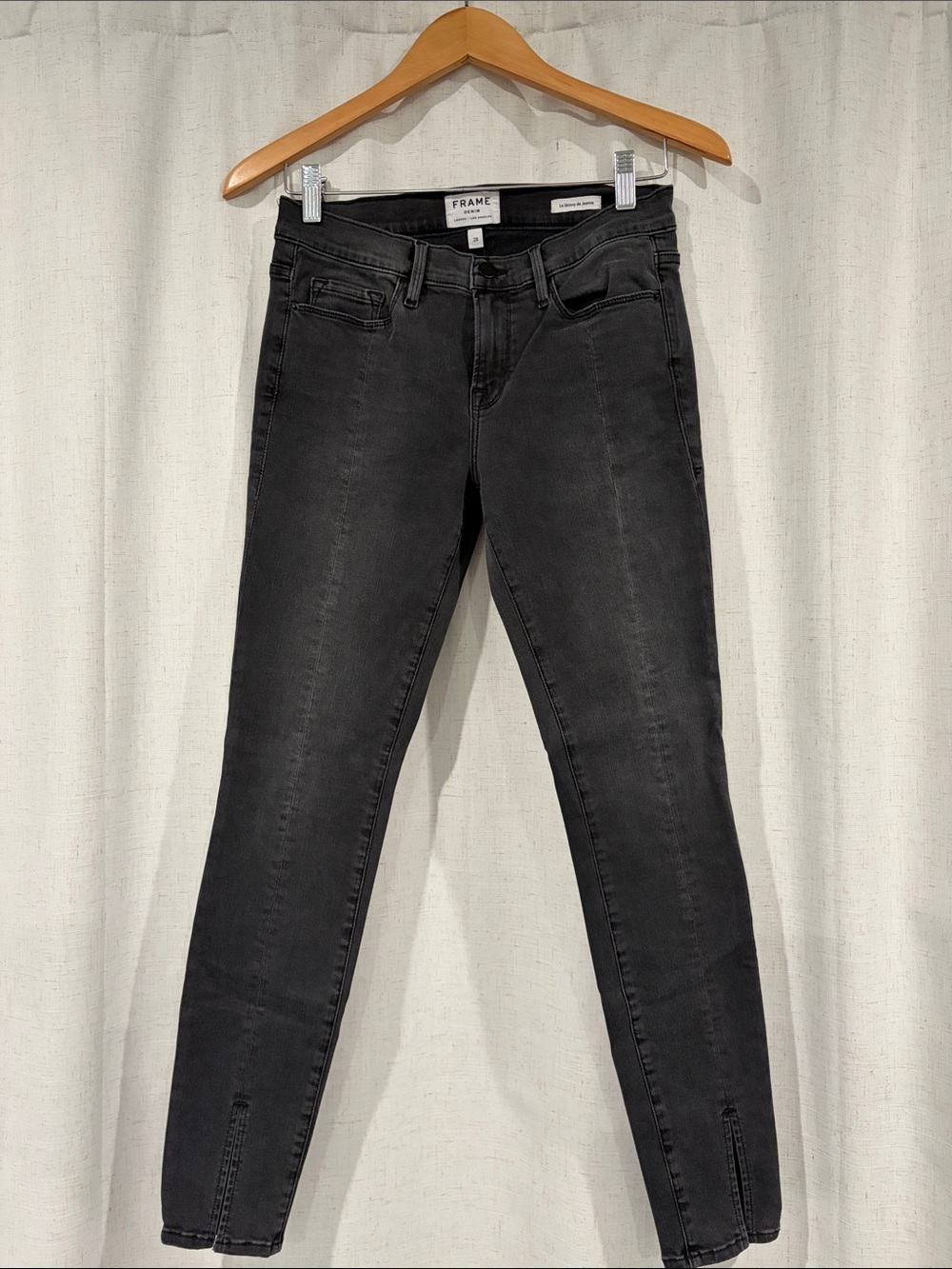 Frame Le Skinny de Jeanne Skinny Jeans in Washed Black